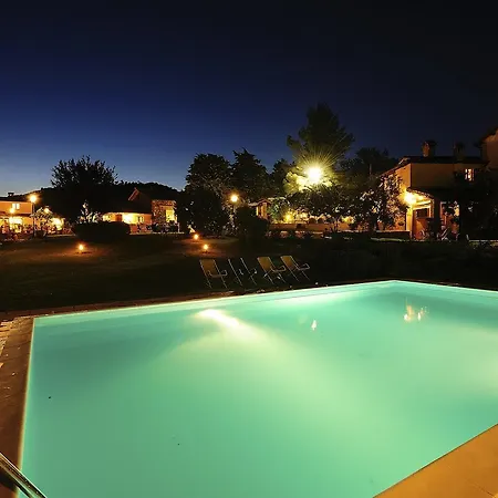 Borgo Mandoleto - Country & Üdülőközpont